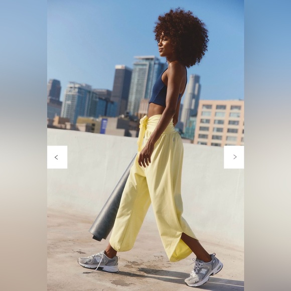 FP Movement “Retreat” Yoga Pant - Light Yellow NWT - Picture 4 of 4